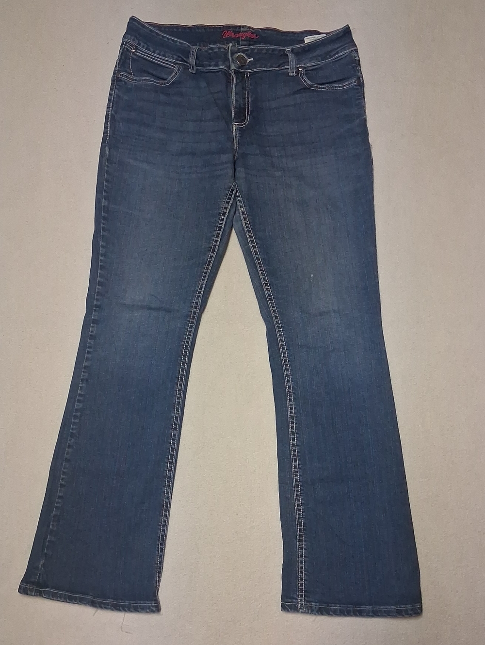 Wrangler Wide Leg Jeans in Dark Blue Wash